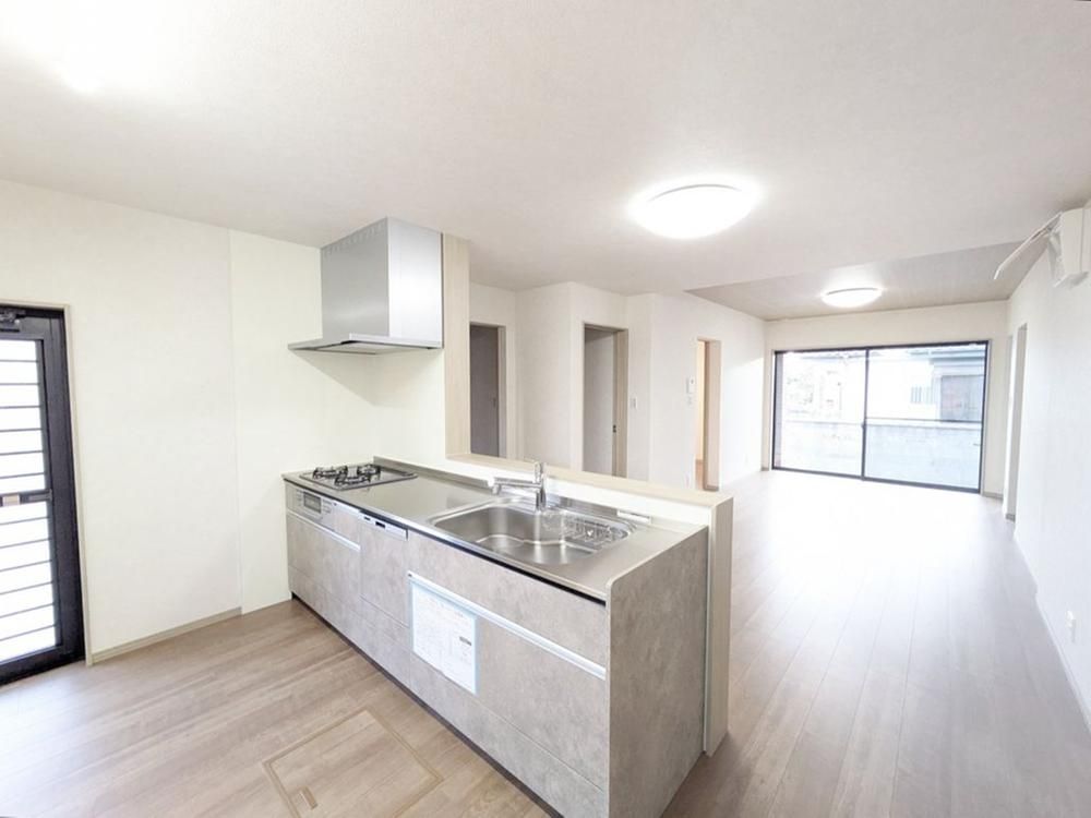 Renovated 4LDK House on 110-Tsubo Land in Ube, Yamaguchi - Thumbnail 3