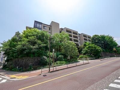 Grand Maison Iseyama 3LDK Apartment for Sale in Yokohama Nishi Ward - Thumbnail 3