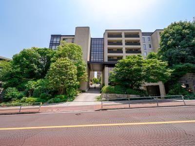 Grand Maison Iseyama 3LDK Apartment for Sale in Yokohama Nishi Ward - Thumbnail 4