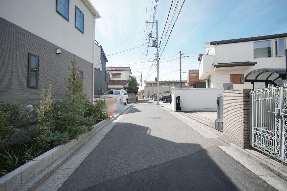 5LDK House for Sale in Mitaka, Tokyo - 266 sqm on Corner Lot - Thumbnail 4