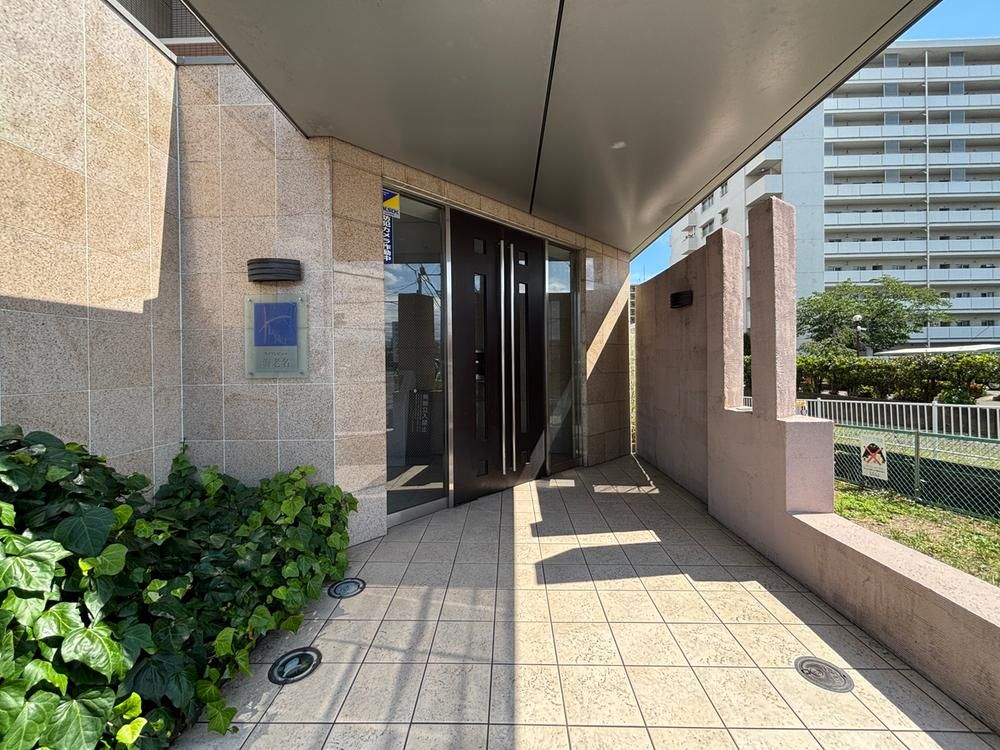 3LDK Apartment for Sale in Ebina, Kanagawa - Thumbnail 2