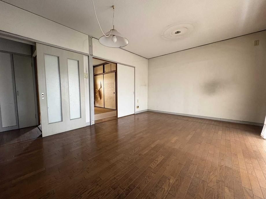 2LDK Apartment for Sale in Asahi Ward, Yokohama - Thumbnail 3