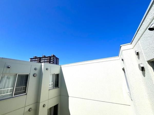 4LDK Renovated Apartment in Sapporo's Toyohira Ward - Thumbnail 2