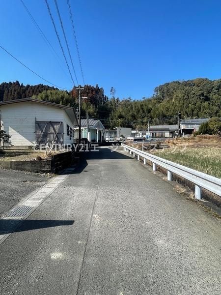 Renovated 5LDK House with Large Yard in Miyazaki City - Thumbnail 3