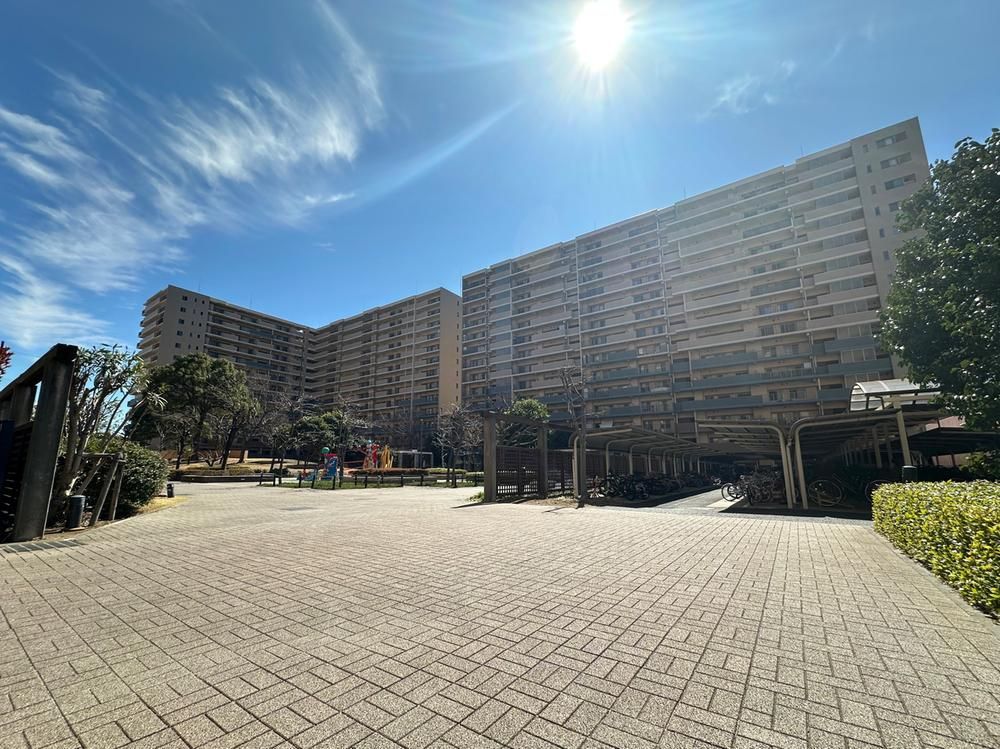 4LDK Renovated Apartment in Funabashi, Chiba - Thumbnail 2