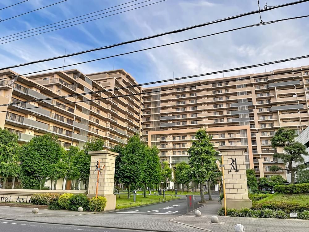 4LDK Renovated Apartment in Funabashi, Chiba - Thumbnail 4