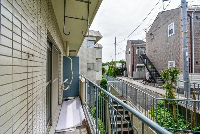 Renovated 2LDK Apartment for Sale in Tsurumi, Yokohama - Thumbnail 4