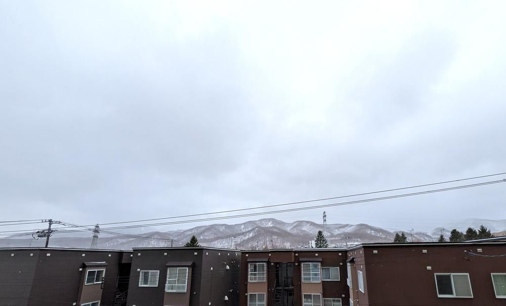 Renovated 3LDK Apartment in Sapporo's Teine-ku for 22.9 Million Yen - Image 1