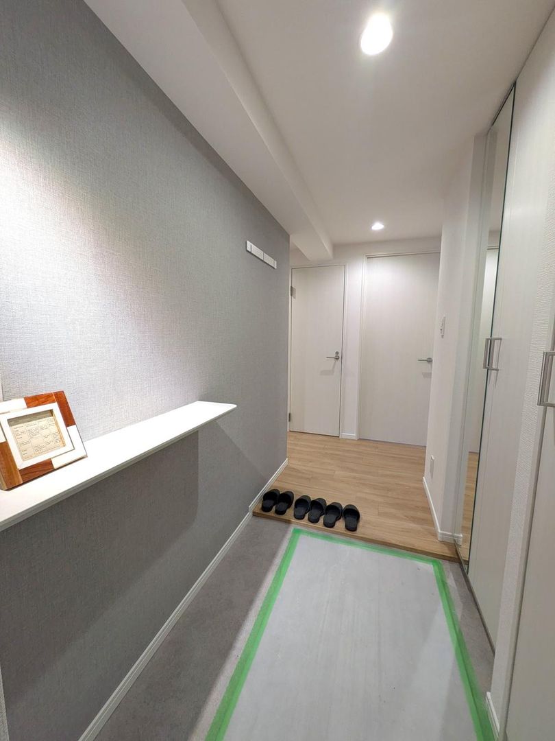 Renovated 3LDK Apartment in Sapporo's Teine-ku for 22.9 Million Yen - Thumbnail 2