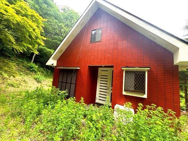 Used 1LK Detached House on Large Land in Miyota, Nagano - Thumbnail 2