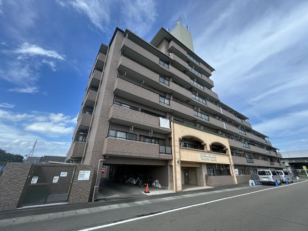 Renovated 3LDK Apartment for Sale in Taihaku-ku, Sendai - Thumbnail 2