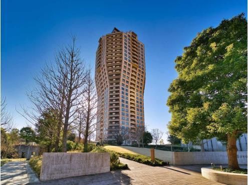 2LDK Apartment for Sale in Motozabu, Minato-ku, Tokyo 84.67m2 - Thumbnail 2