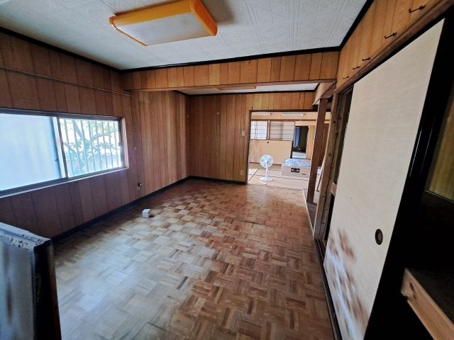 Traditional 10DK Wooden House for Renovation in Minamiawaji - Thumbnail 4