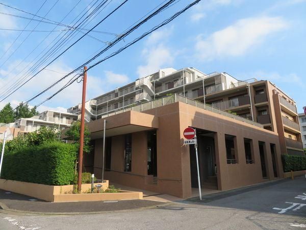 Renovated 3LDK Apartment in Funabashi, Chiba for 18.5 Million Yen - Thumbnail 2