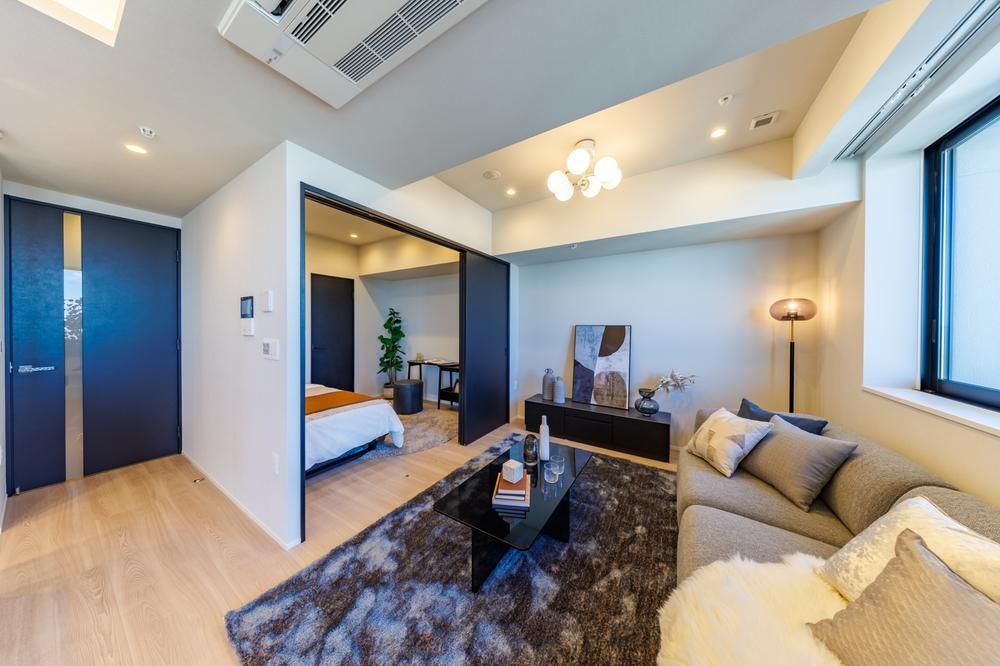 The Yokohama Front Tower 2LDK Apartment for Sale in Kanagawa Ward - Thumbnail 3