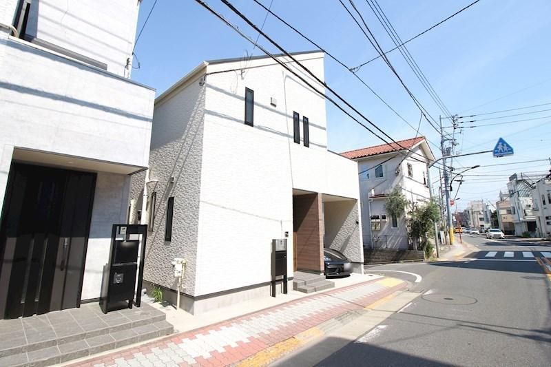 Modern 3LDK House Near Ishikawadai Station, Ota Ward, Tokyo - Thumbnail 2
