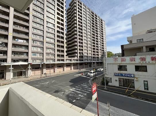 3LDK Apartment for Sale in Isogo, Yokohama - Thumbnail 2