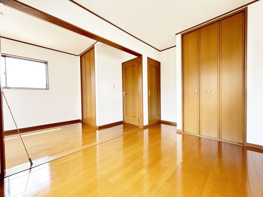Renovated 2LDK House for Sale in Tachikawa, Tokyo - Thumbnail 4