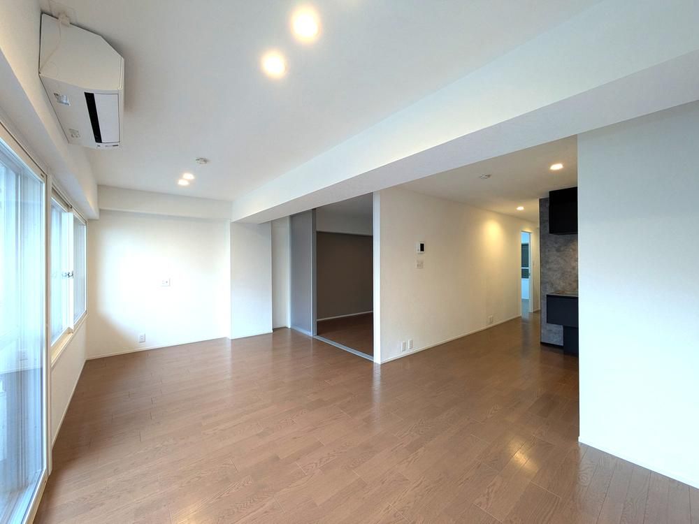 2LDK Apartment for Sale Near Kita-Nijuyo Station, Sapporo - Thumbnail 2
