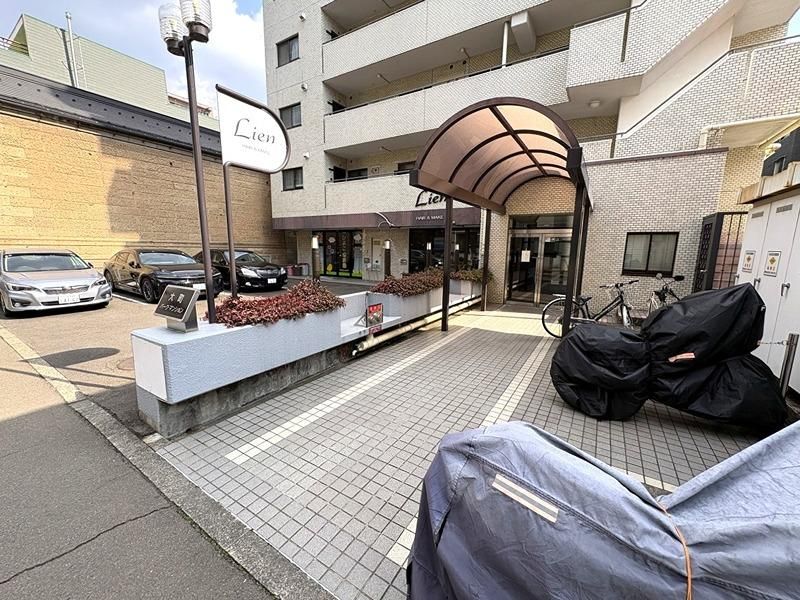 Renovated 2LDK Corner Apartment in Sendai Aoba - Thumbnail 3