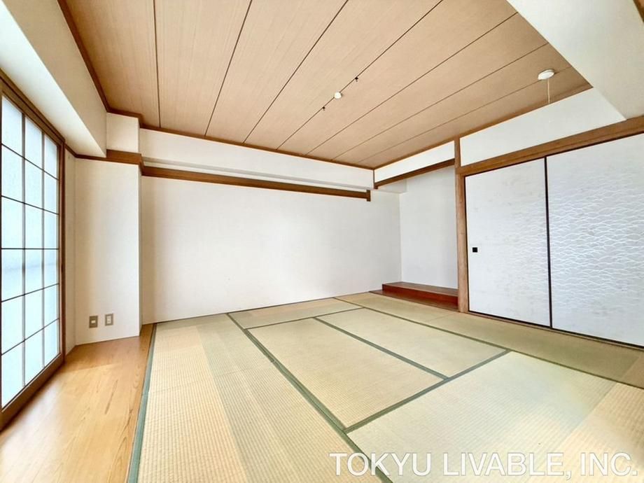 3LDK+S Apartment for Sale in Suita, Osaka - 109.63m2 - Thumbnail 4