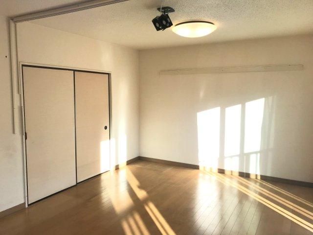 2DK Apartment for Sale in Asahi Ward, Yokohama - 61.1m2 - Thumbnail 3