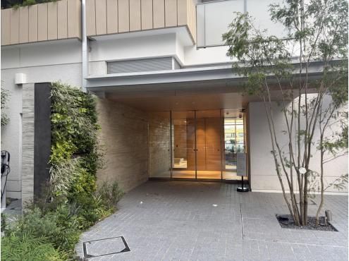 Brands Shibaura New 2LDK Apartment in Minato, Tokyo - Thumbnail 2