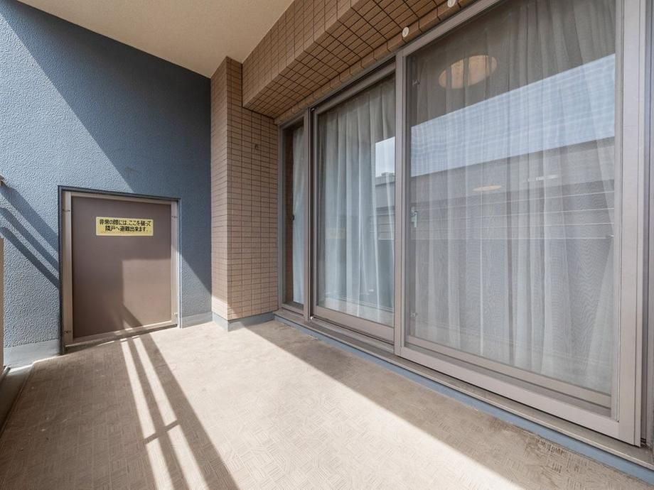 2LDK Apartment for Sale in Nakahara-ku, Kawasaki, 70.8m² - Thumbnail 2