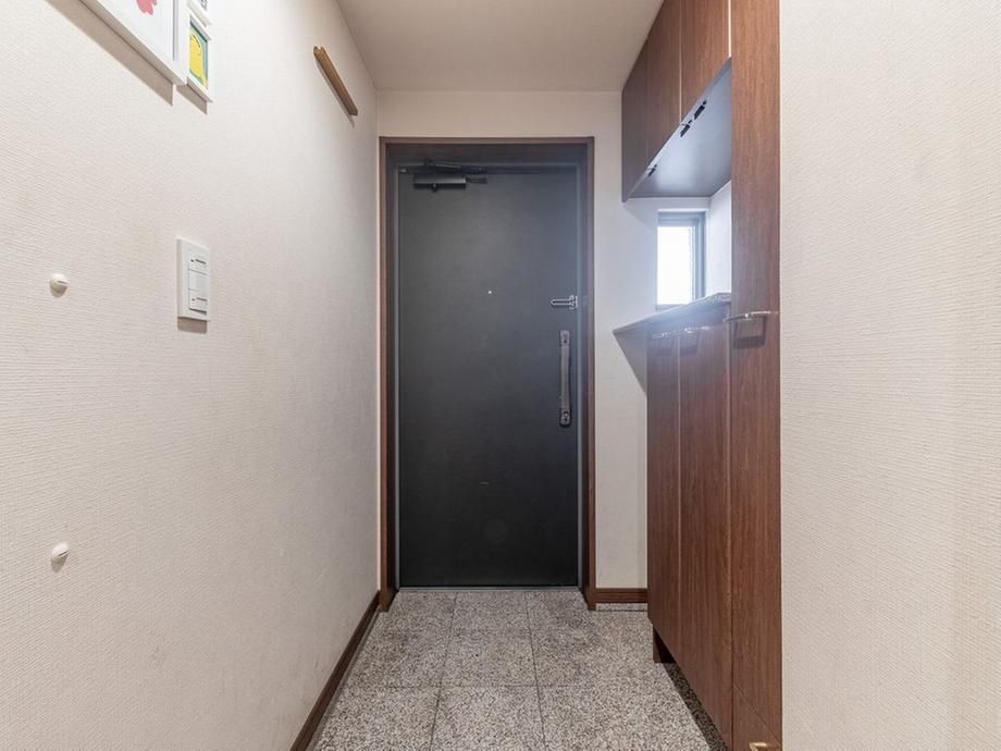2LDK Apartment for Sale in Nakahara-ku, Kawasaki, 70.8m² - Thumbnail 3