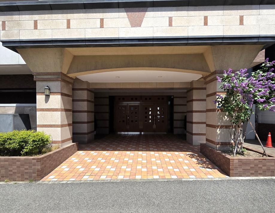 2LDK Apartment for Sale Near Tsukisamu Chuo Station, Sapporo - Thumbnail 2