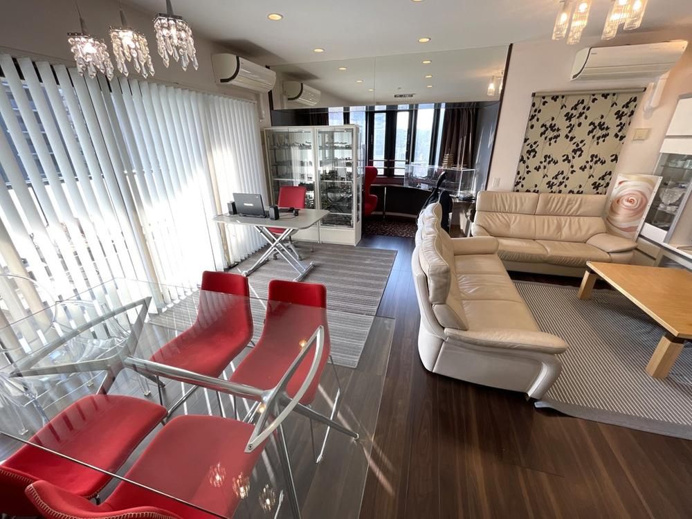 3LDK Apartment for Sale in Oita City, 95.69 m² - Thumbnail 2