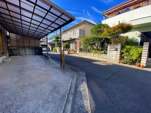 Renovated 4LDK+S House with 2 Parking Spaces in Takamatsu - Thumbnail 2