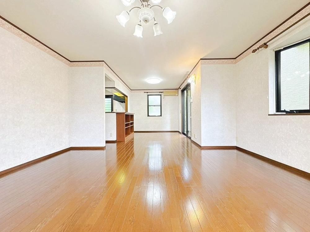 5LDK House for Sale in Shiroi, Chiba - 131m2 - Thumbnail 3