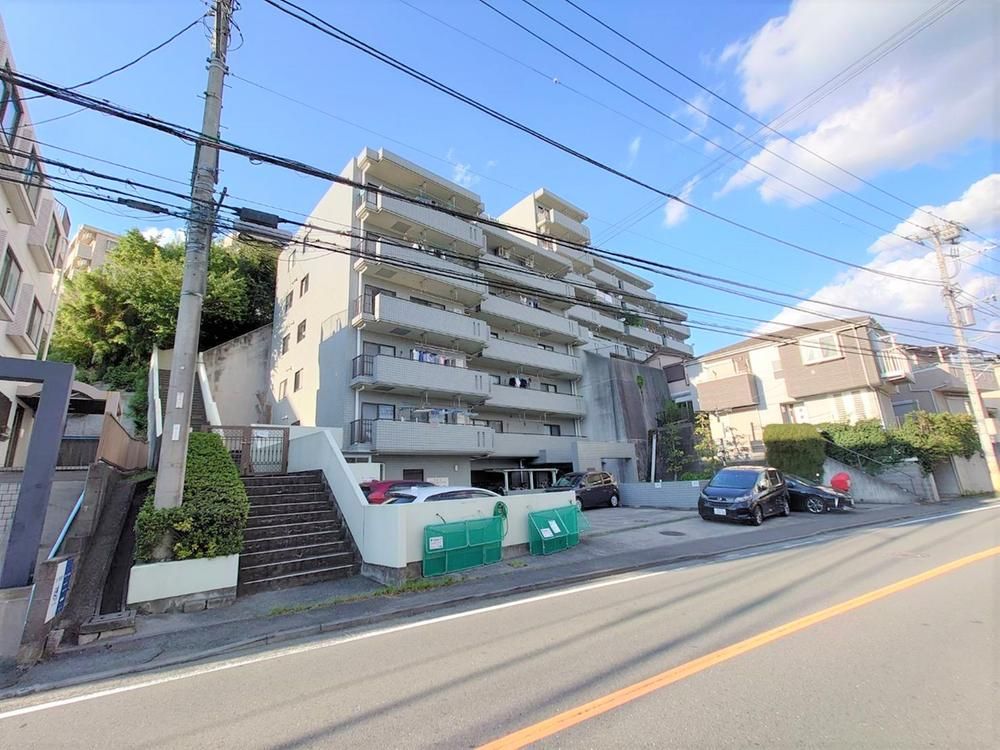 3LDK Apartment for Sale in Tsuzuki Ward, Yokohama, 69.53m² - Thumbnail 2