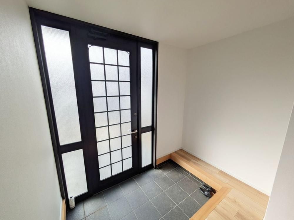 Renovated 3LDK House on Large Corner Lot in Tosu, Saga - Thumbnail 4