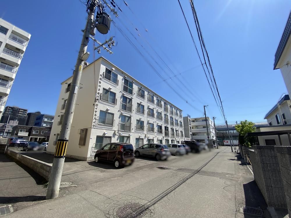 3LDK Apartment for Sale in Minami-ku, Sapporo, Hokkaido - Thumbnail 2