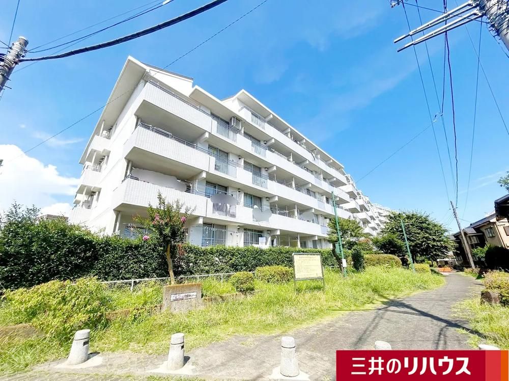 4LDK Apartment in Fuchu, Tokyo with Mount Fuji Views - Thumbnail 2