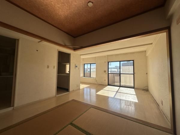 2LDK Apartment for Sale in Wakaba Ward, Chiba City - 70.76m2 - Thumbnail 4