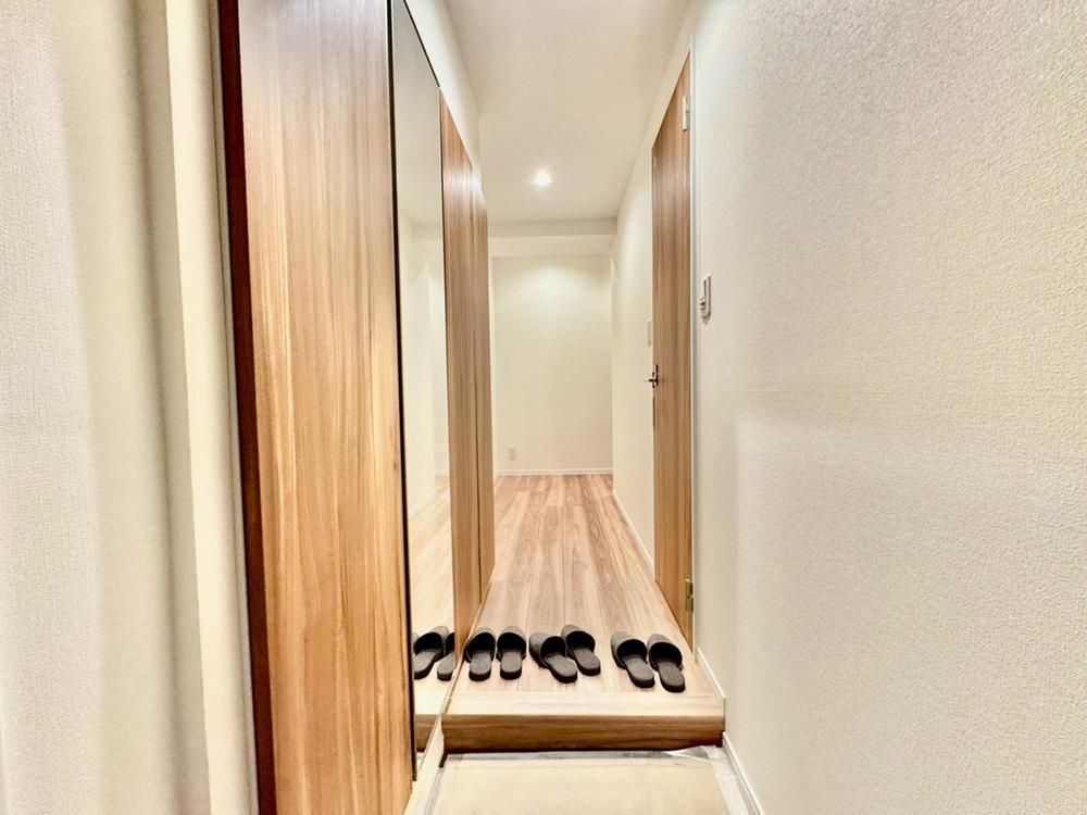 2LDK Apartment for Sale in Kawasaki, Kanagawa - 71.36m2 - Thumbnail 4