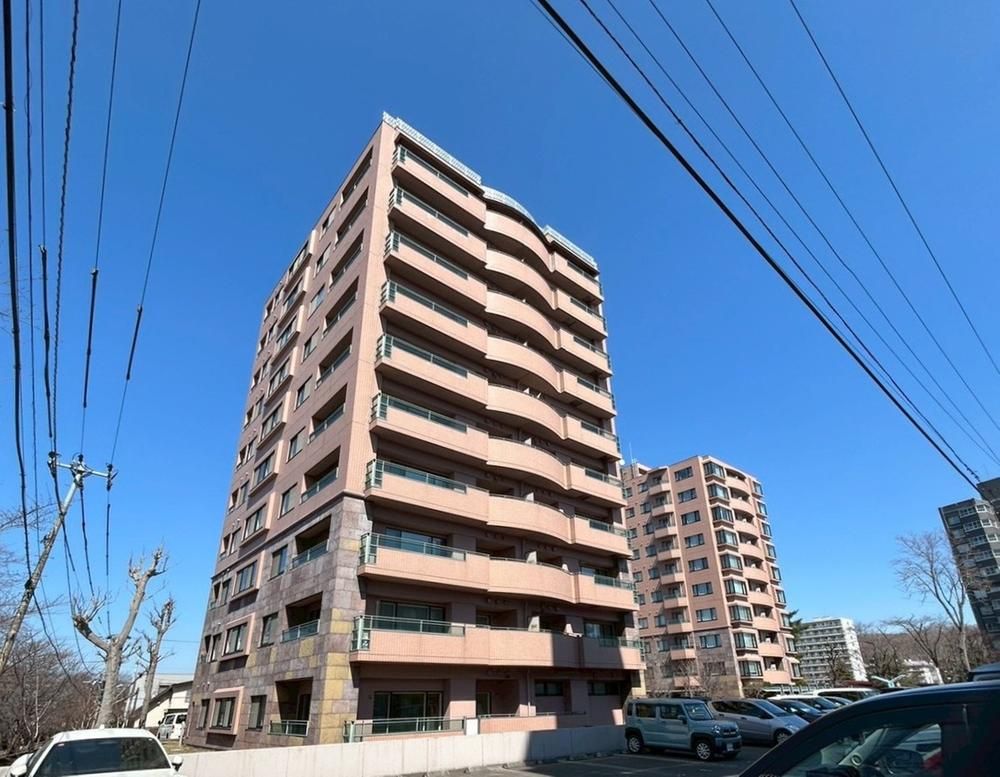3LDK Apartment for Sale in Makomanai, Sapporo - 13.8M Yen - Thumbnail 2