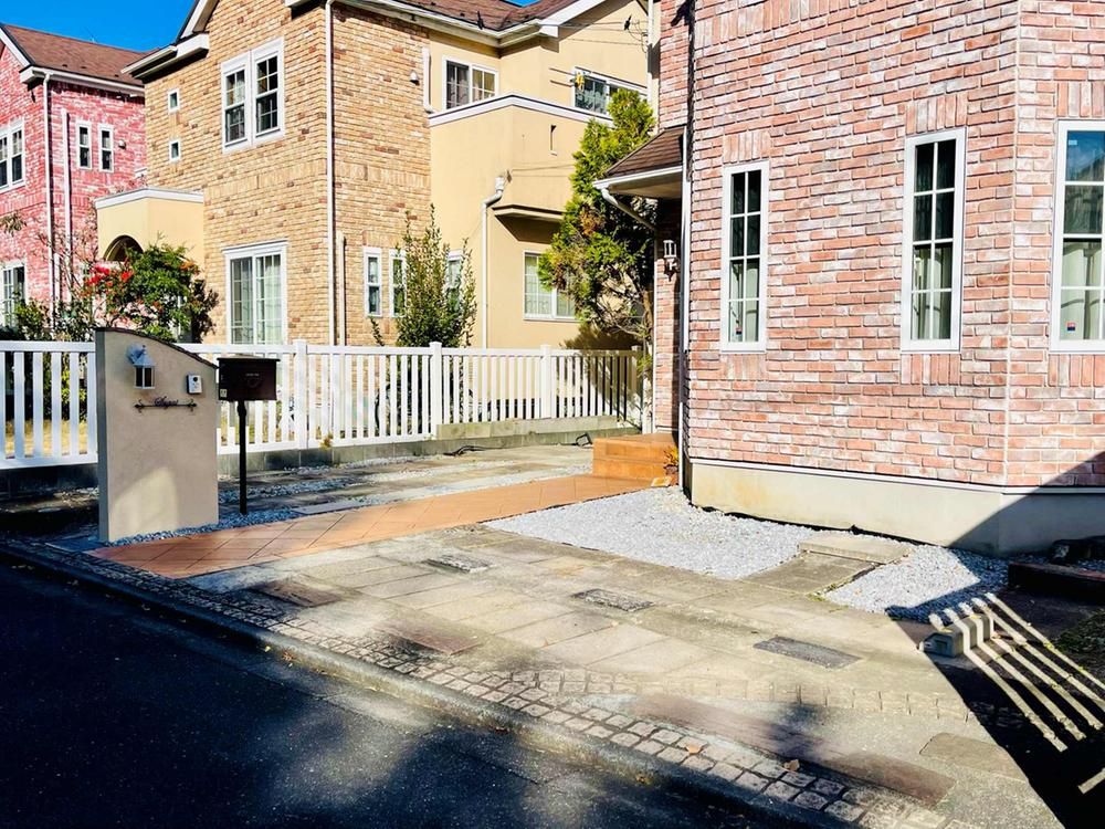 4LDK Custom Home with Solar Power in Akiruno, Tokyo - Thumbnail 3