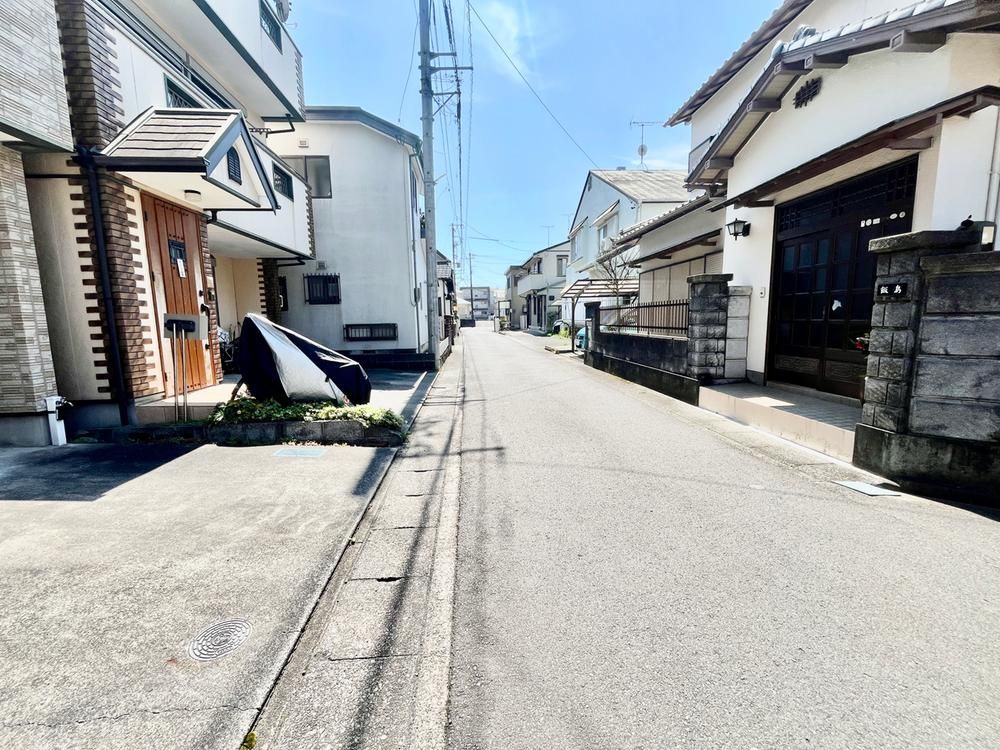 Renovated 4LDK+S House for Sale in Suruga Ward, Shizuoka - Thumbnail 3