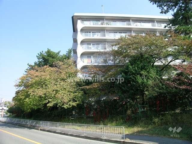 Renovated 3LDK Apartment with Garden in Toyonaka, Osaka - Thumbnail 2