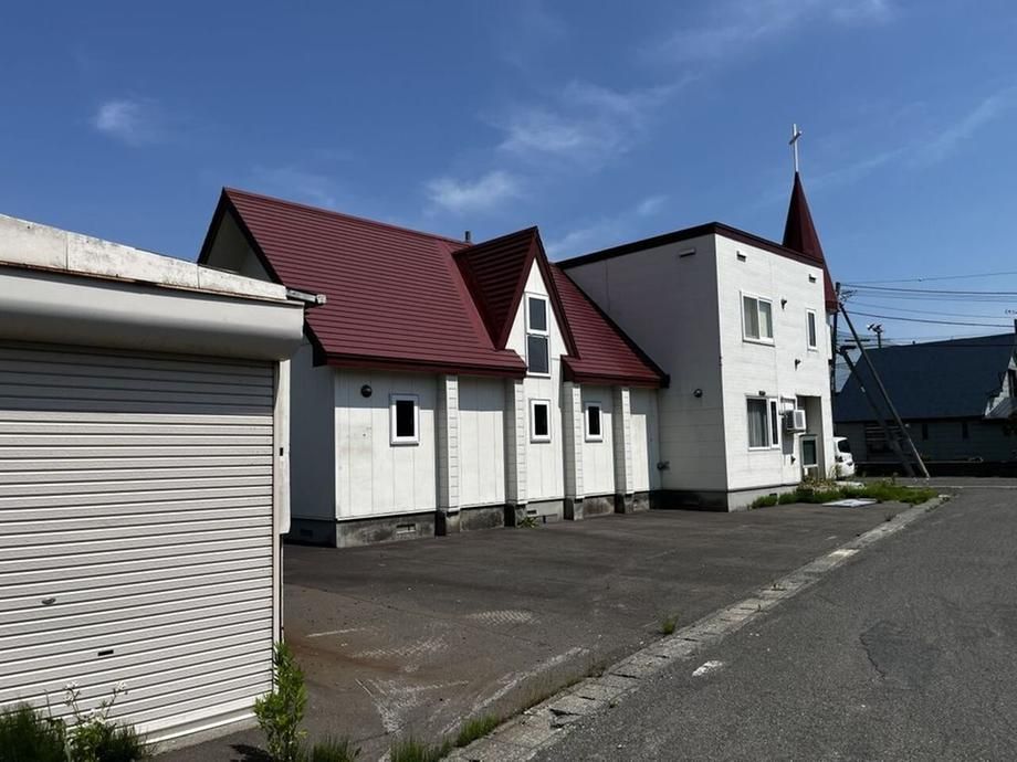 Spacious 4LDK House on Corner Lot in Toebetsu, Hokkaido - Thumbnail 3