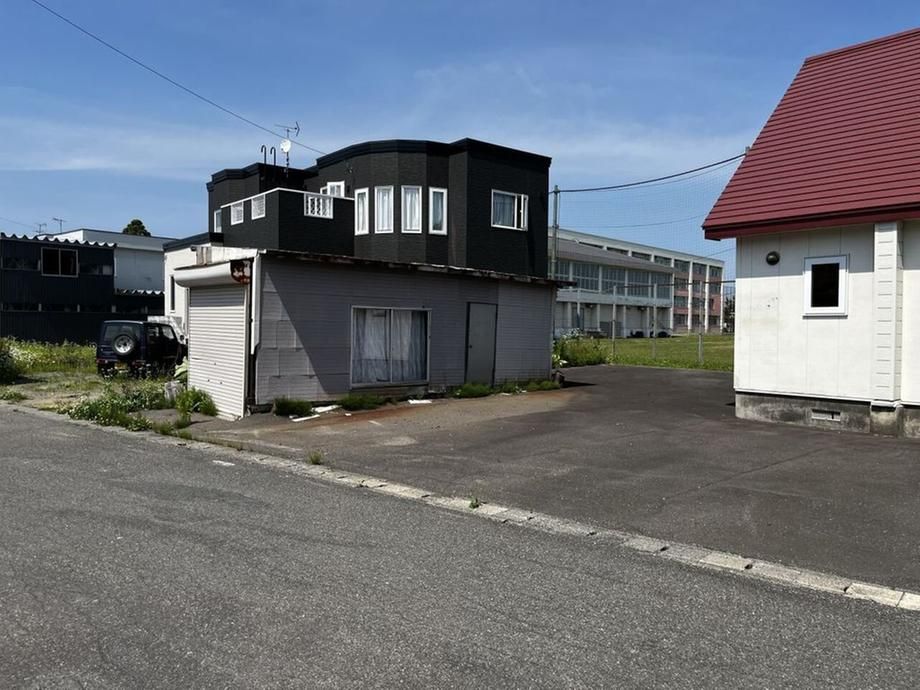Spacious 4LDK House on Corner Lot in Toebetsu, Hokkaido - Thumbnail 4