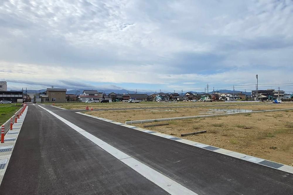 203 sqm Residential Land for Sale in Hayaboshi, Toyama - Image 1