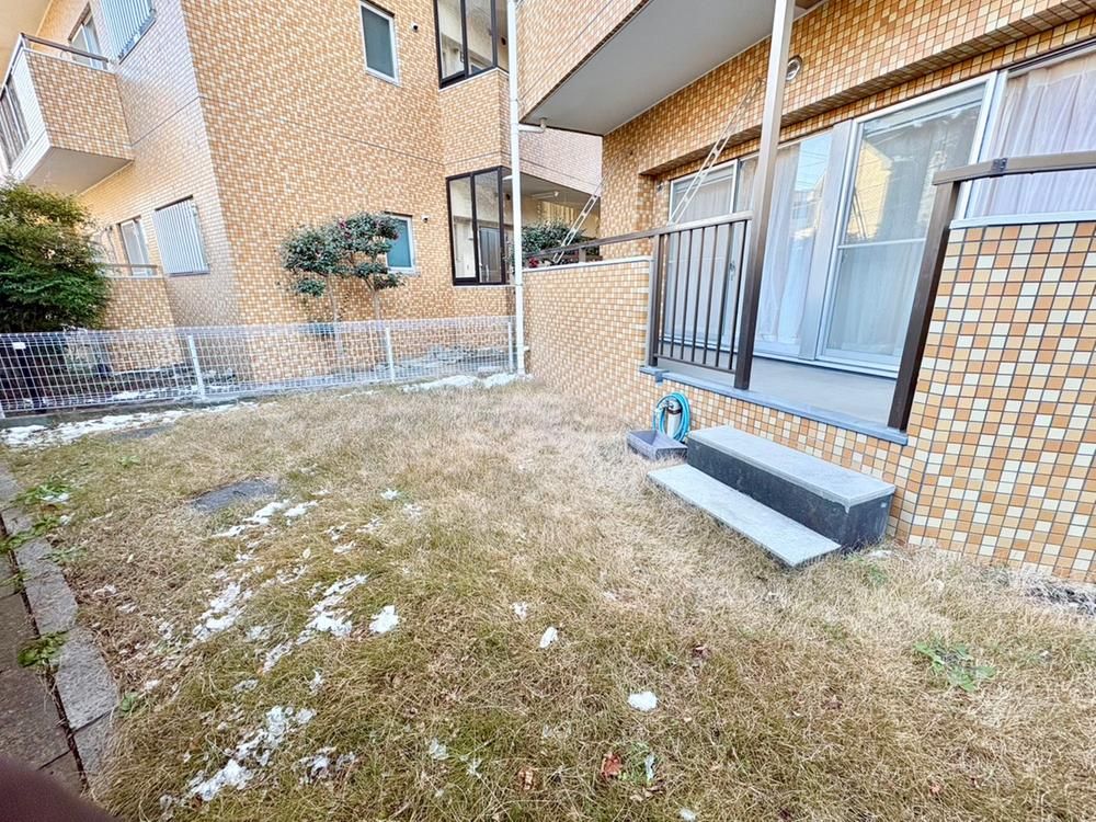 Besshonuma Park Royal Co-op 3LDK Apartment with Private Garden - Thumbnail 2