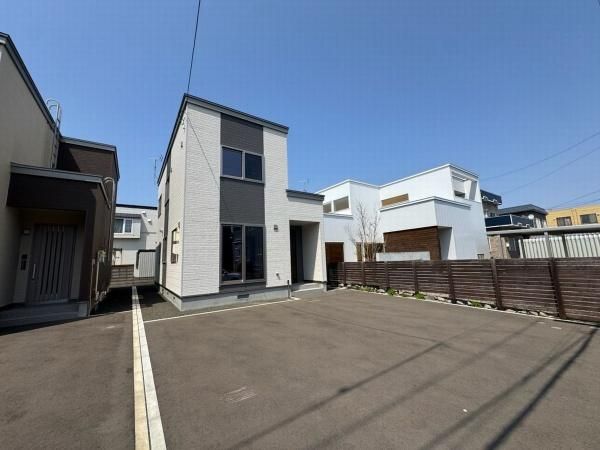 3LDK Detached House for Sale in Ebetsu, Hokkaido - Thumbnail 2