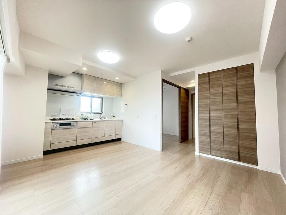 2LDK Apartment for Sale in Hiratsuka, Kanagawa - 48.8M Yen - Thumbnail 3