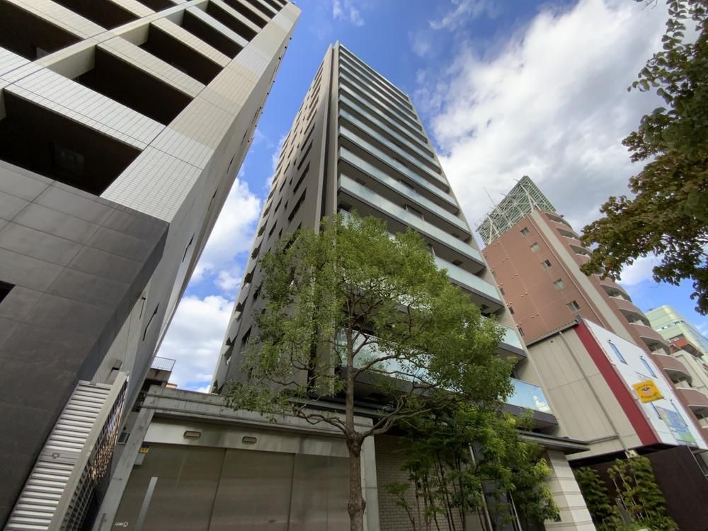 2LDK Apartment for Sale in Minato-ku, Tokyo - Thumbnail 2